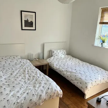 Дом отдыха Spacious 3 Bedroom House Close To Centre *
